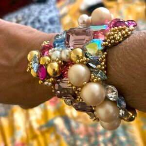 WENDY GELL Elegant Gold and Multicolor Beaded Bracelet